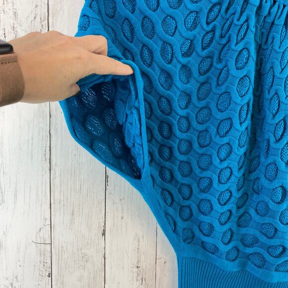 VTG Once Again Blue Honeycomb Knit Cropped Poncho-Style Sweater Top Size Medium - Picture 2 of 10